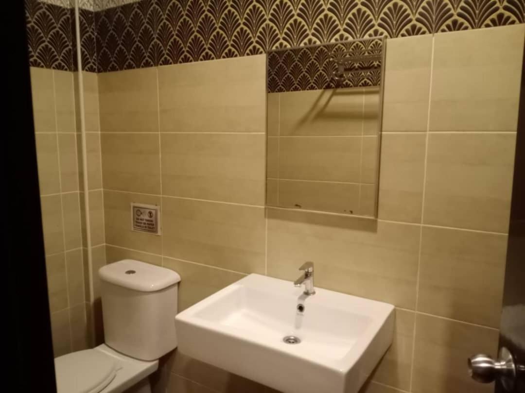 Golden Leaf Boutique Hotel Nusa Idaman Formerly Known As Ariana Hotel Johor Bahru Eksteriør billede